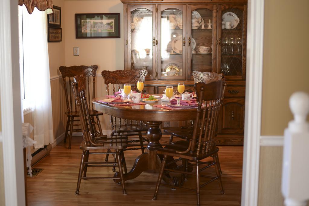 Cote'S Bed & Breakfast Ґранд-Фоллс Екстер'єр фото